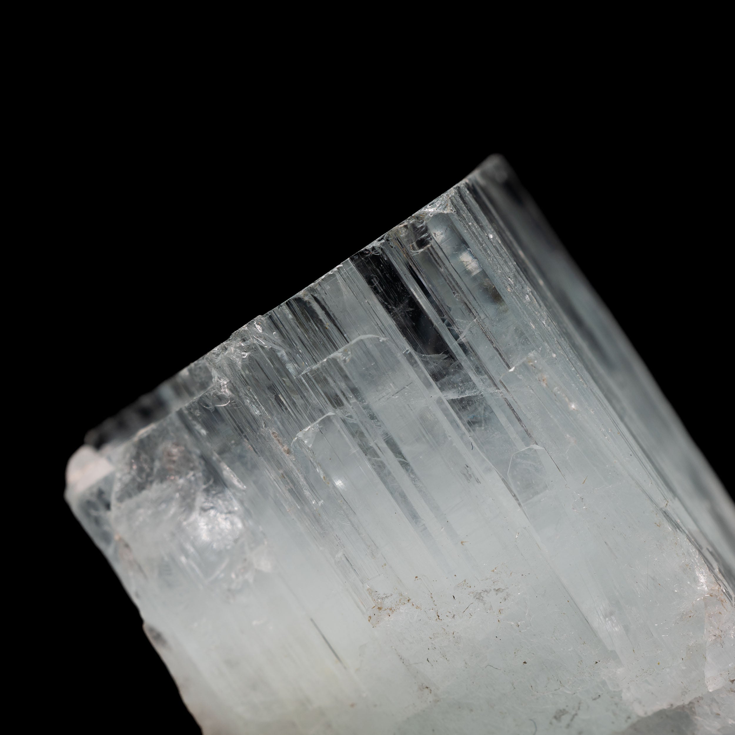 Aquamarine Crystal - 194.5ct - 31.4x29.7x23.6mm