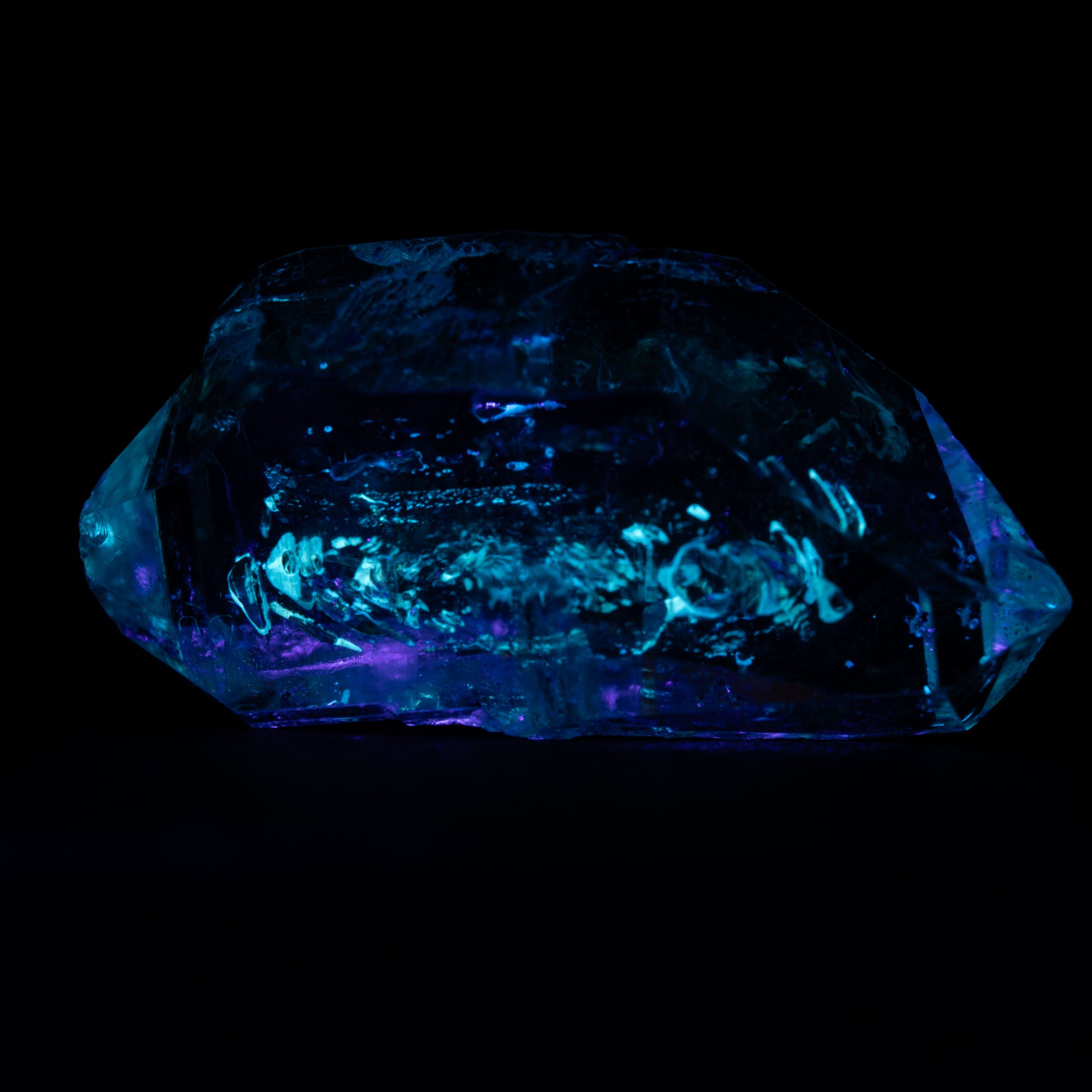 Petroleum Quartz Golden Enhydro – 7.4CT