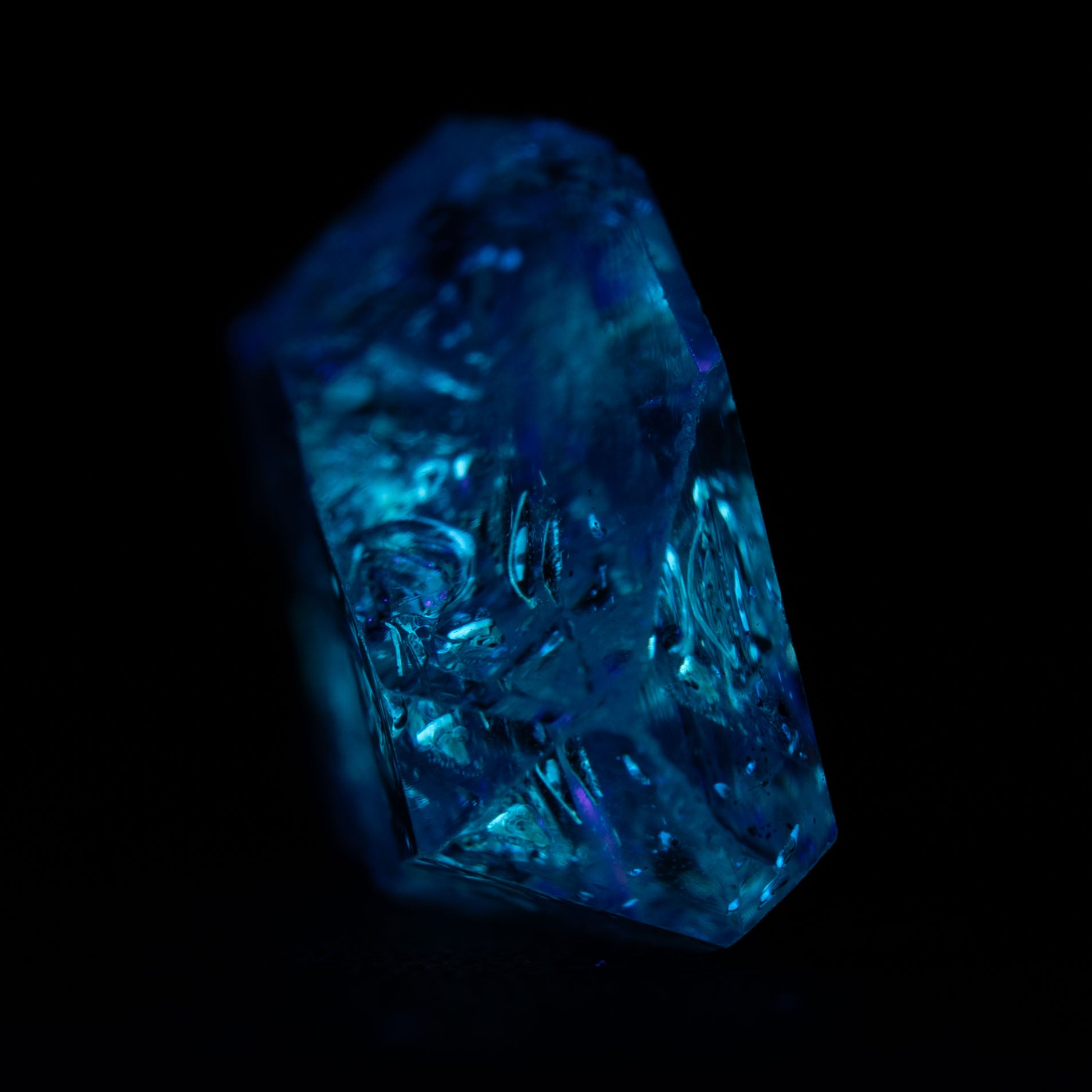 Petroleum Quartz Golden Enhydro – 7.4CT