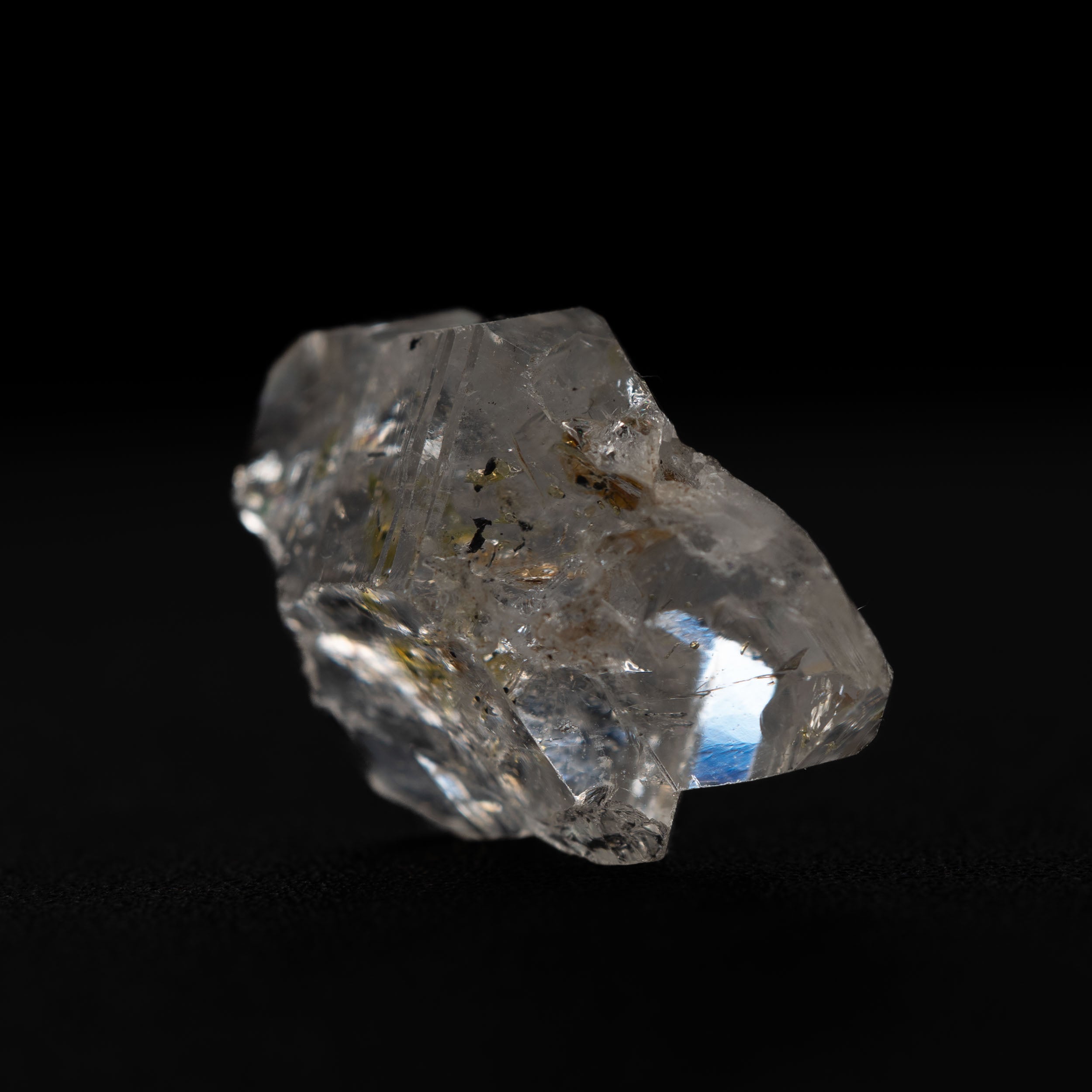 Rare Petroleum Quartz with Golden Enhydro Inclusions - 17CT