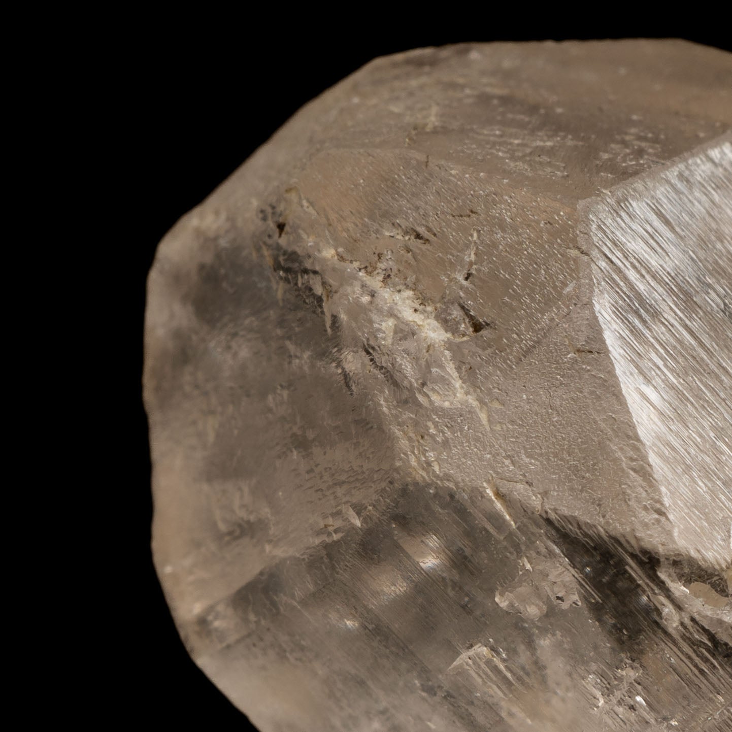 Sherry Topaz 94.3ct Natural Crystal – 25x28x29mm | Rare Brazilian Specimen