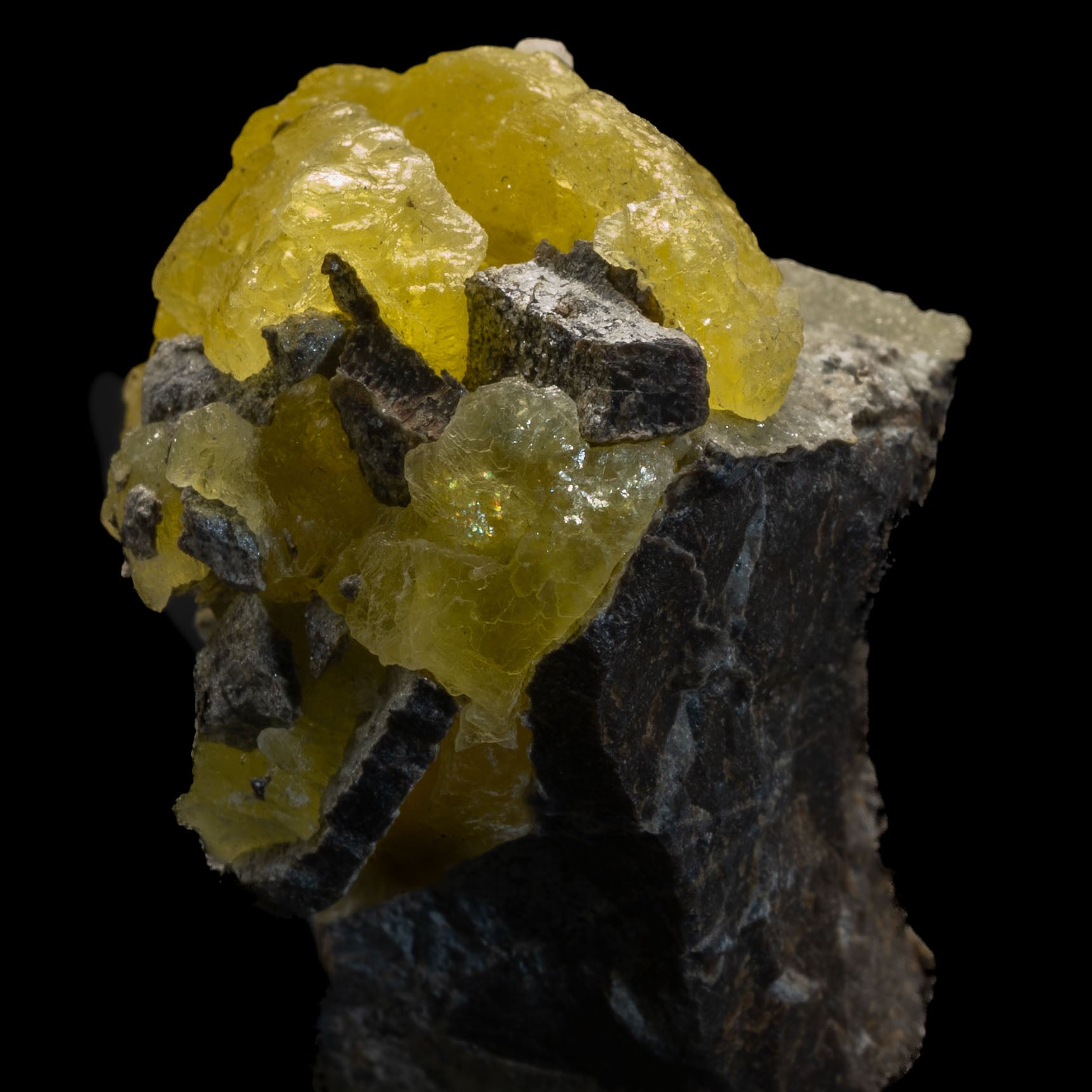 Brucite Cluster - 42 x 30 x 30 mm, 25g