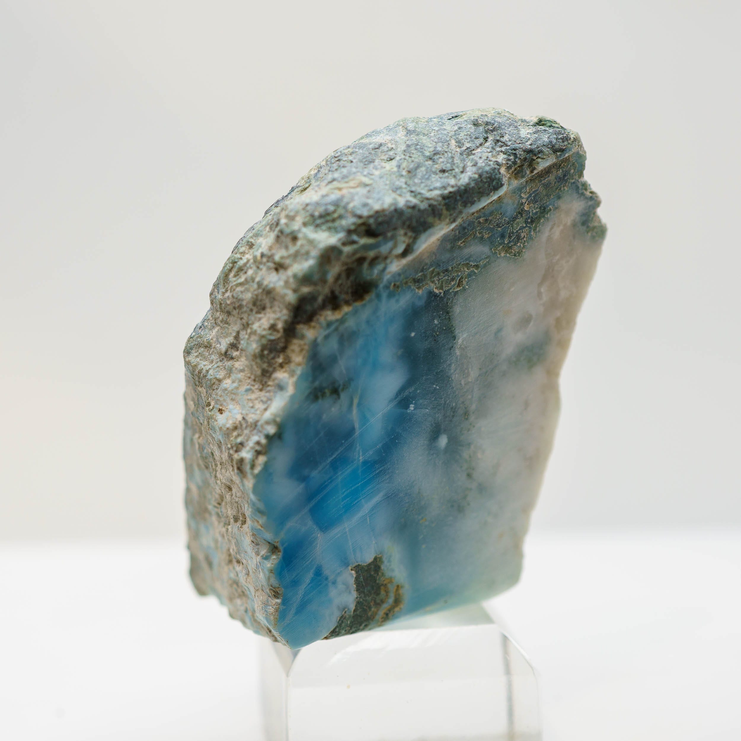 Larimar Semi-Polished Specimen – 130g, 59x36.7x28.2mm, Dominican Republic