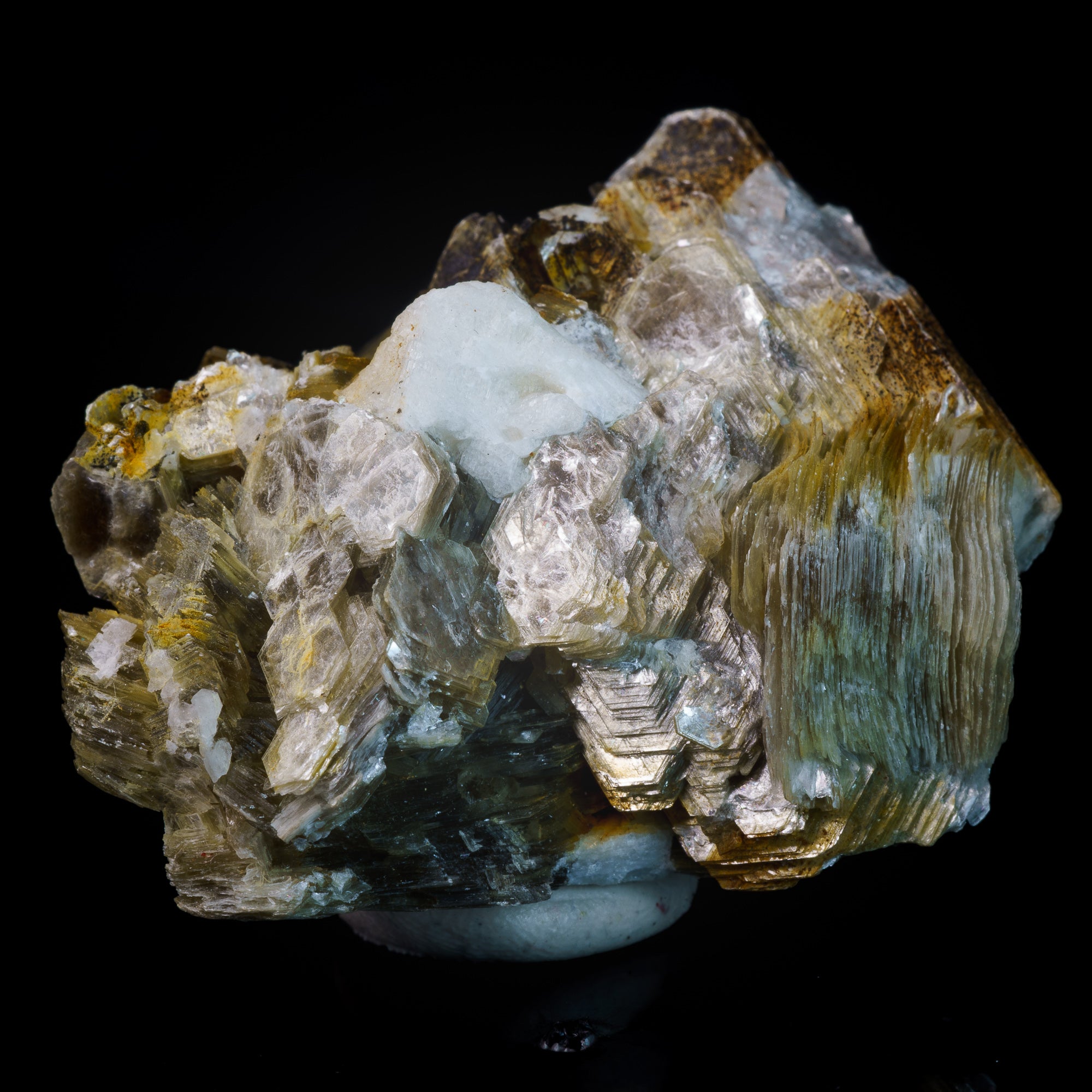 Pink Apatite & Muscovite 78g