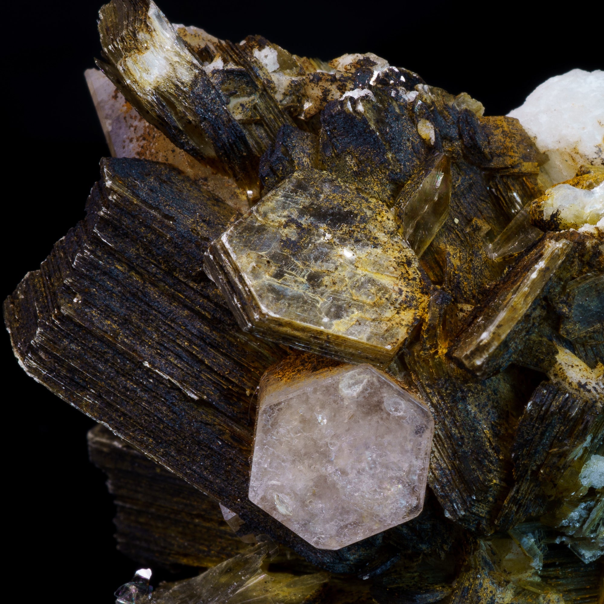 Pink Apatite & Muscovite 78g