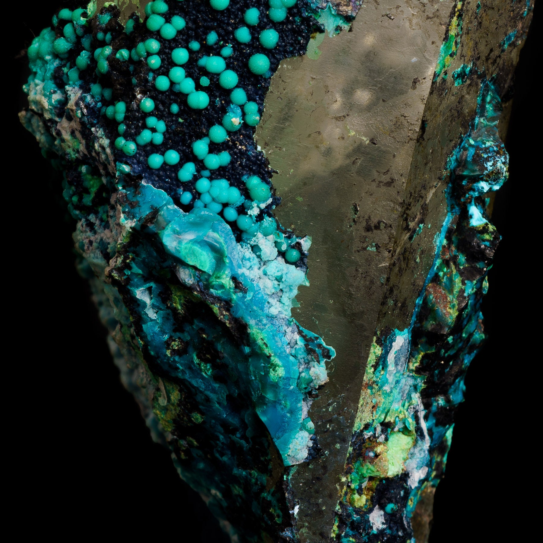 Chrysocolla Malachite & Limonite on Smoky Quartz - Tentadora 142g