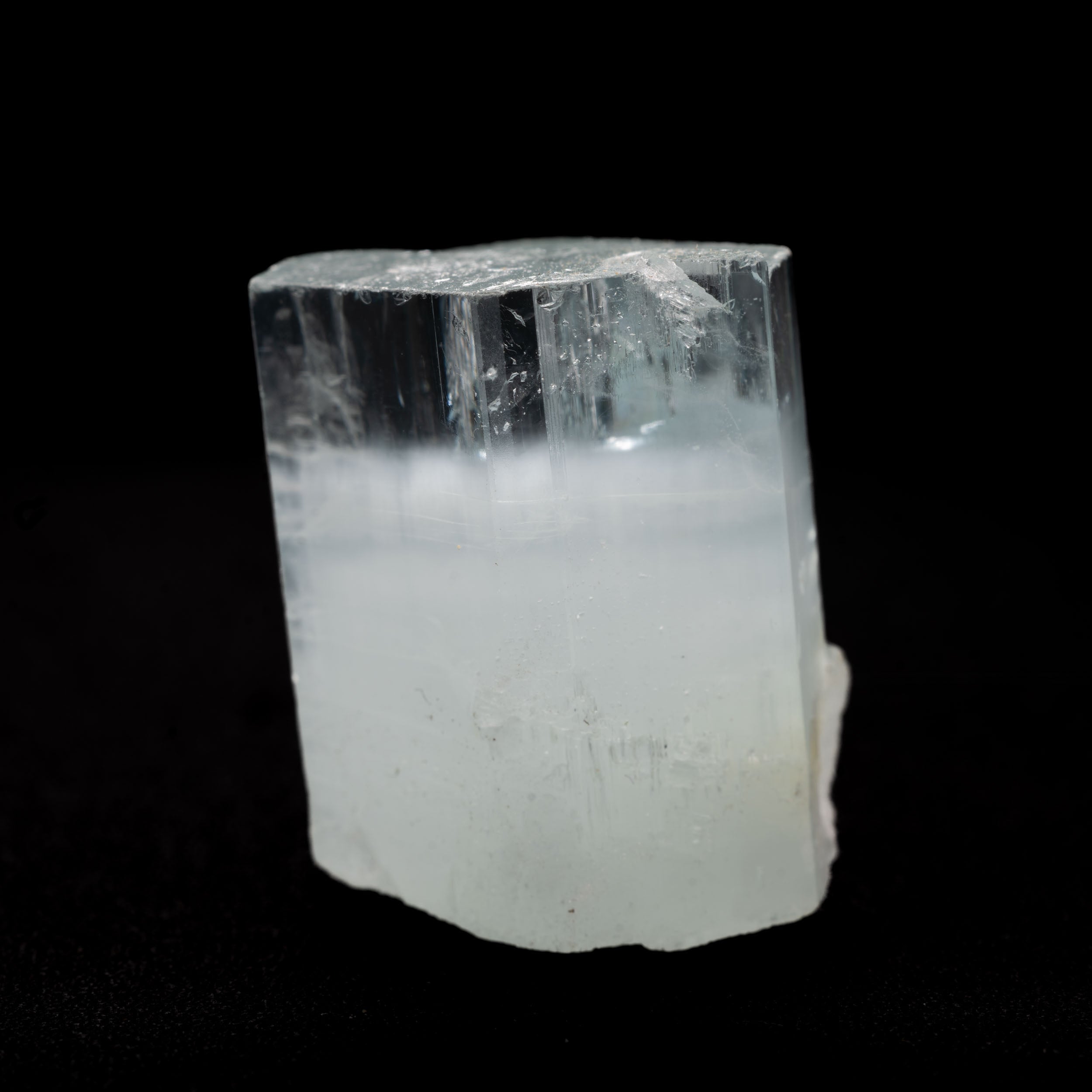 Aquamarine Crystal 70ct – 23.4x15.4x19.9mm