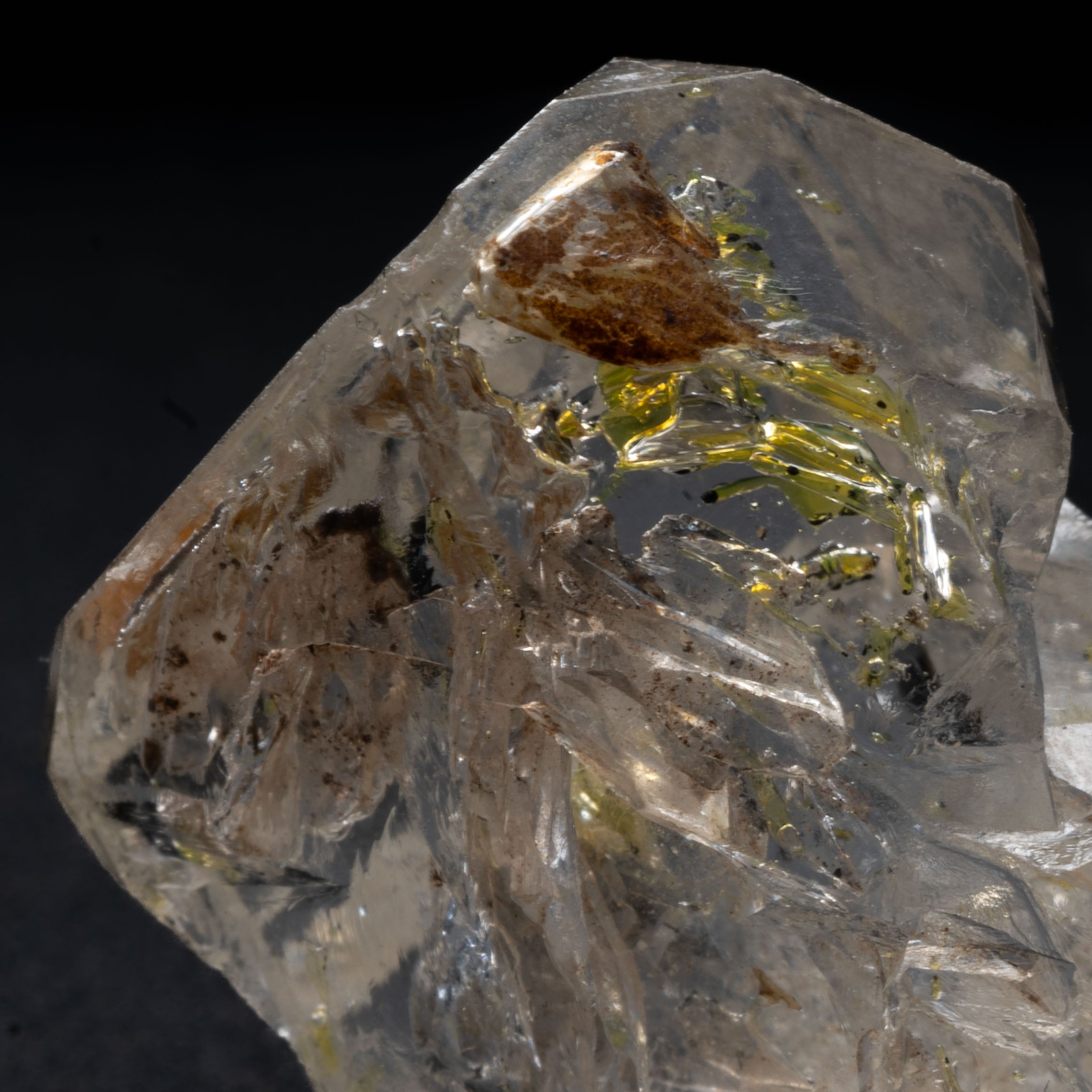 Rare Petroleum Quartz with Golden Enhydro Inclusions - 29ct