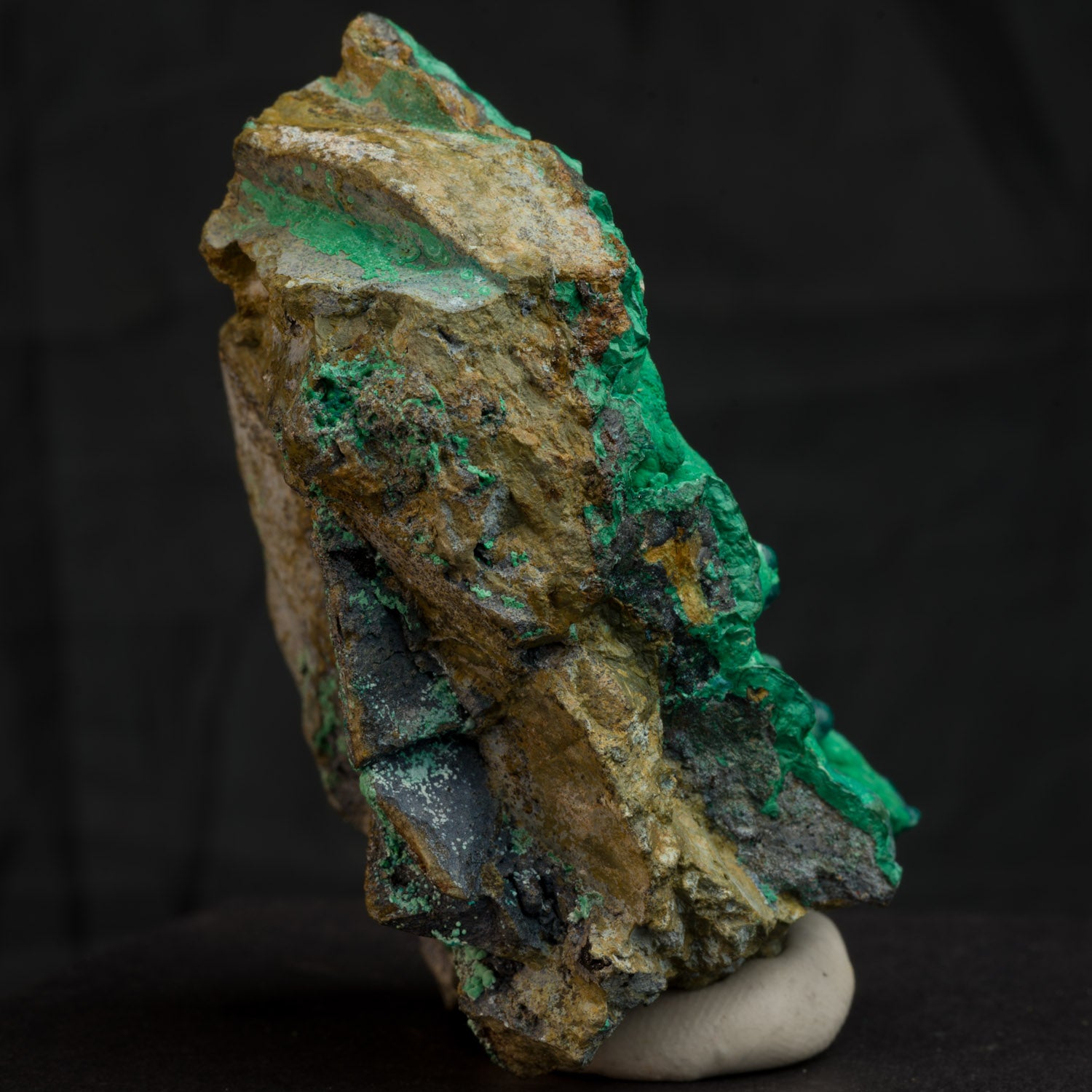 Botryoidal Malachite 144g - 69 x 51 x 35mm