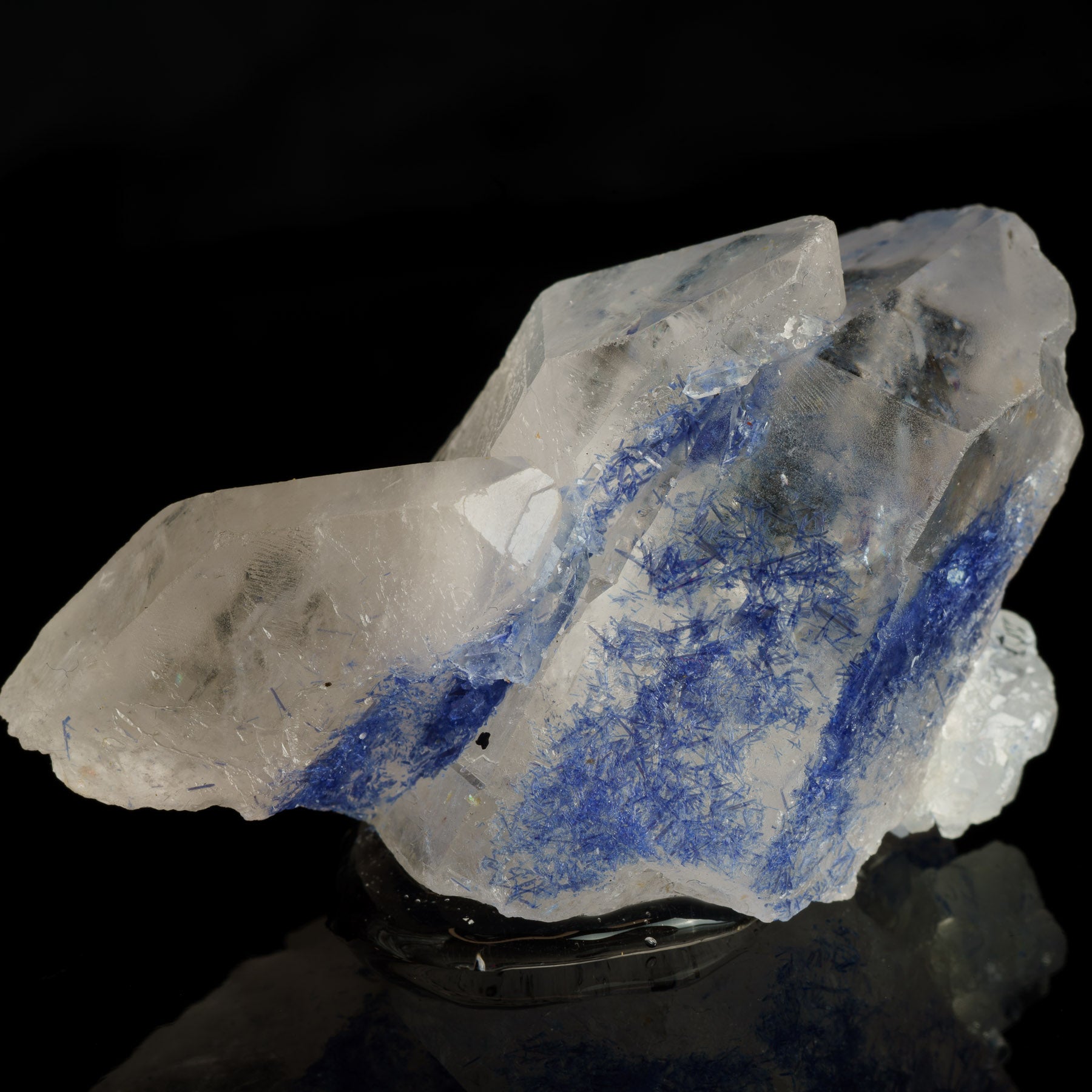 Dumortierite included Blue Quartz 23g