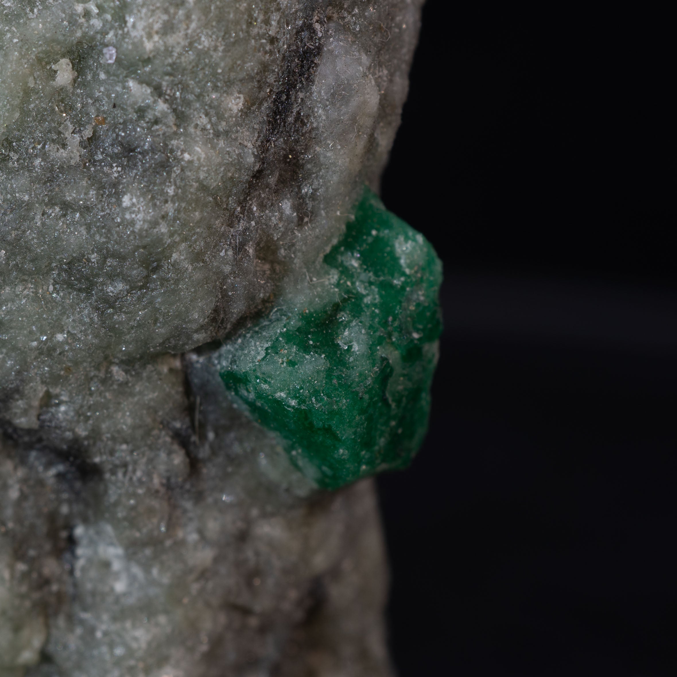 Emerald - Green Beryl in Matrix 64.7g - Brazil